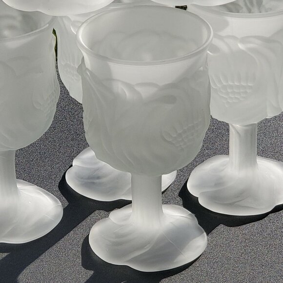 Embossed Floral Frosted Glass Water Goblet set-6 vintage1980s Avon textured - Picture 4 of 10